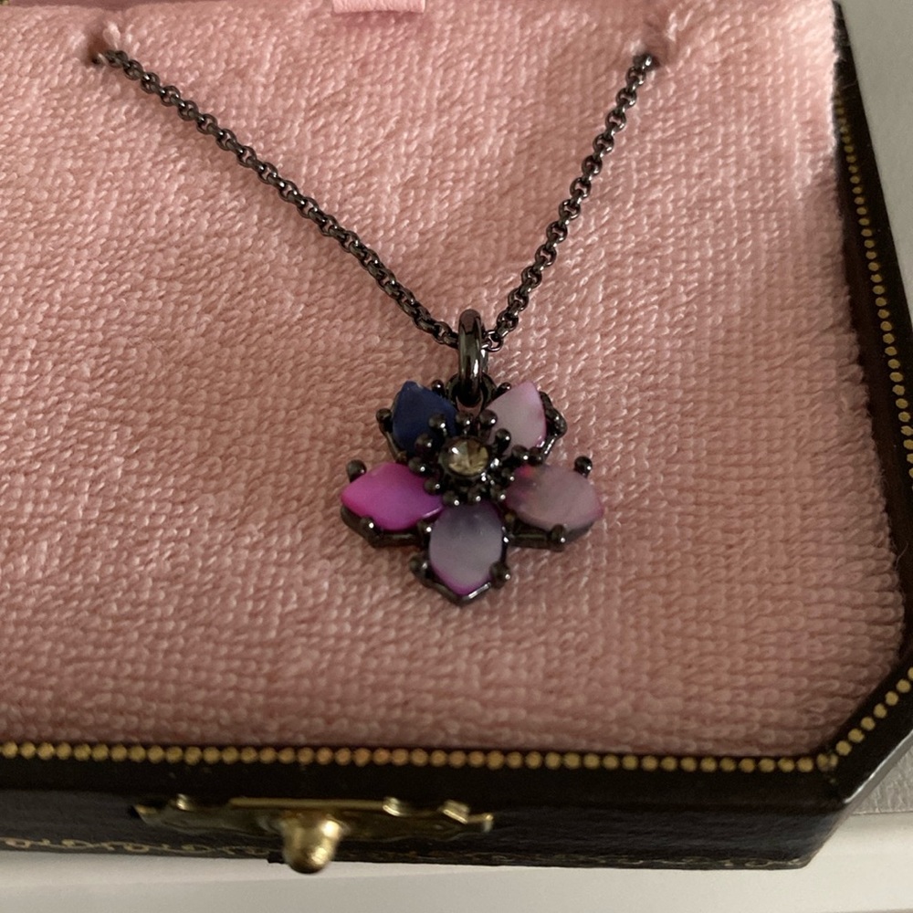 Juicy couture vintage purple flower pendant necklace in original box